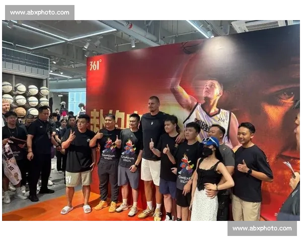 NBA直播全景呈现焦点对决球星表现与赛场瞬间精彩解析实时互动