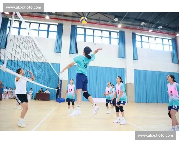 排球赛场争锋激烈 让我们共同见证胜者的荣耀与努力